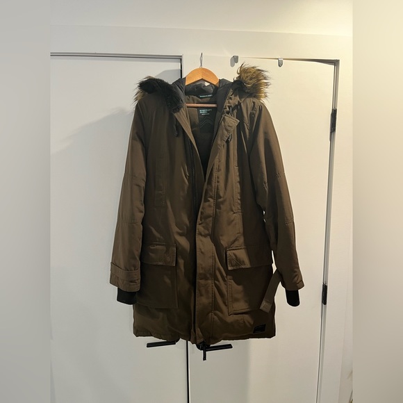 Aritzia Vegan Bancroft Parka - Picture 4 of 7